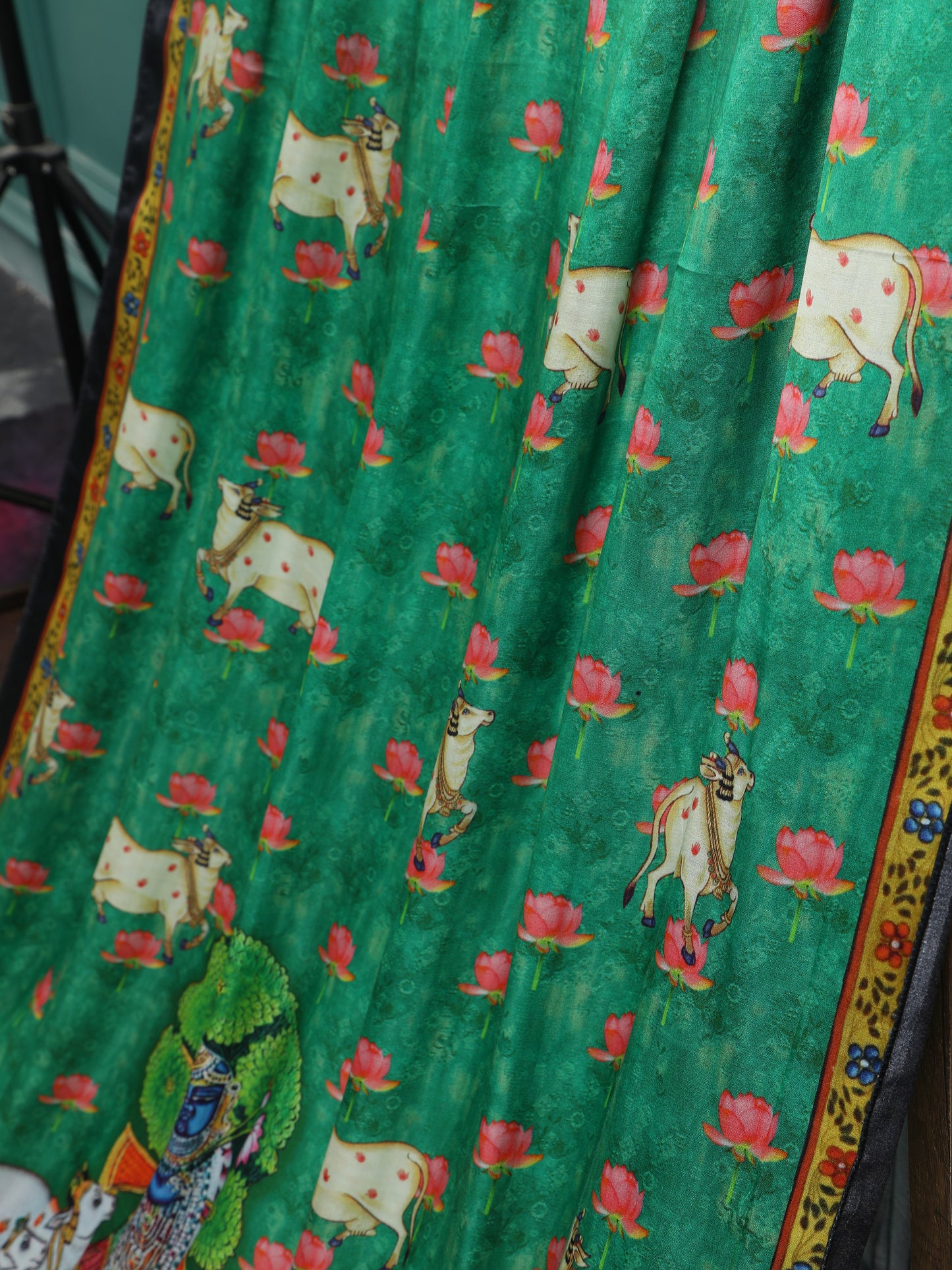 black & green shrinathiji pichwai print dupatta