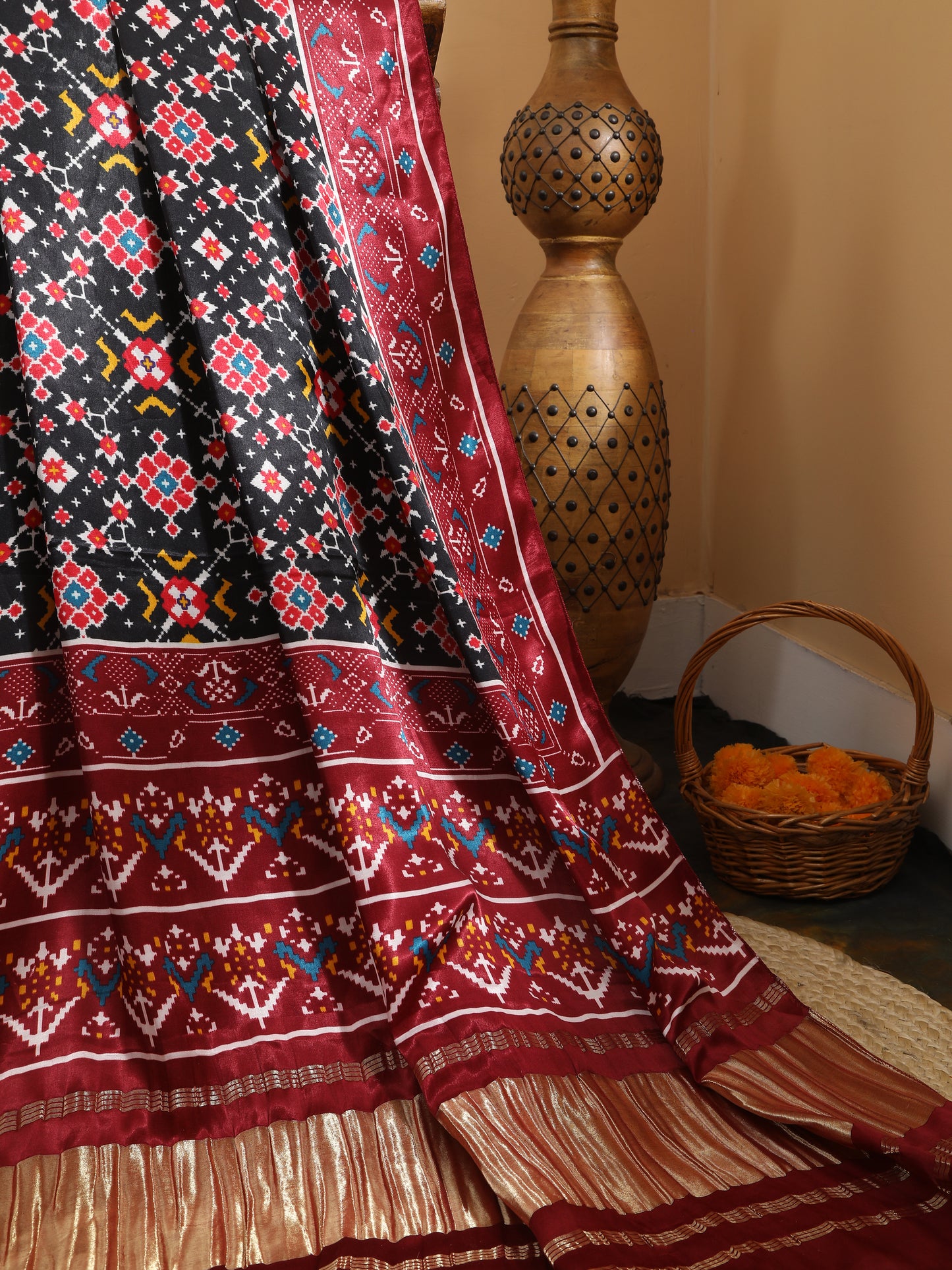 marron & black ikkat patola print dupatta