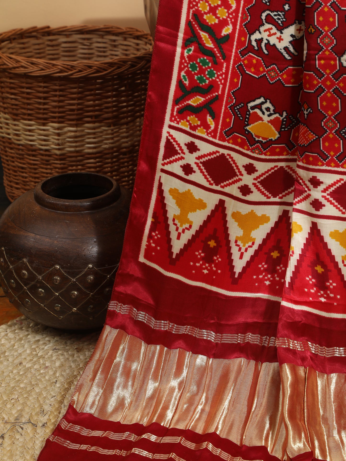 maroon ikkat patola print dupatta