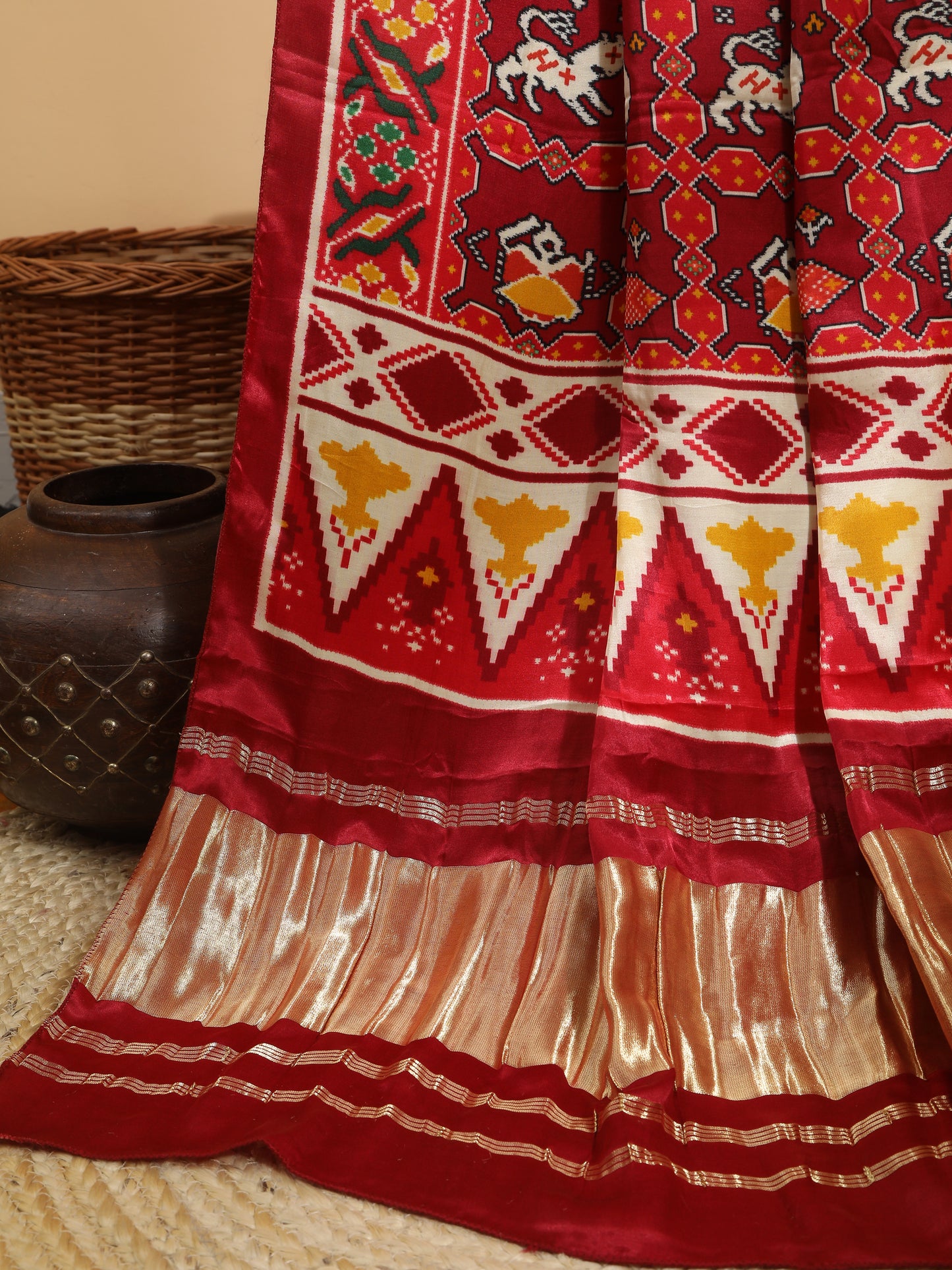 maroon ikkat patola print dupatta