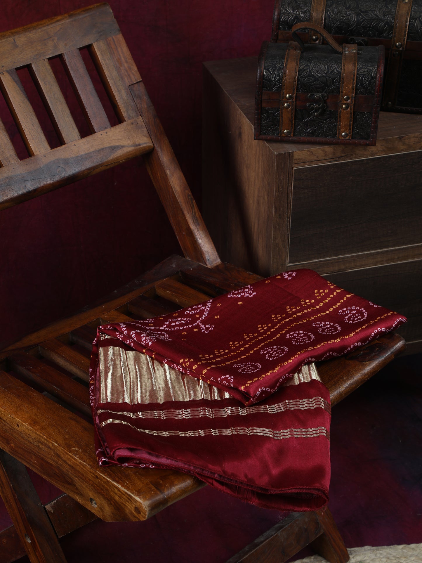 maroon bandhani print dupatta