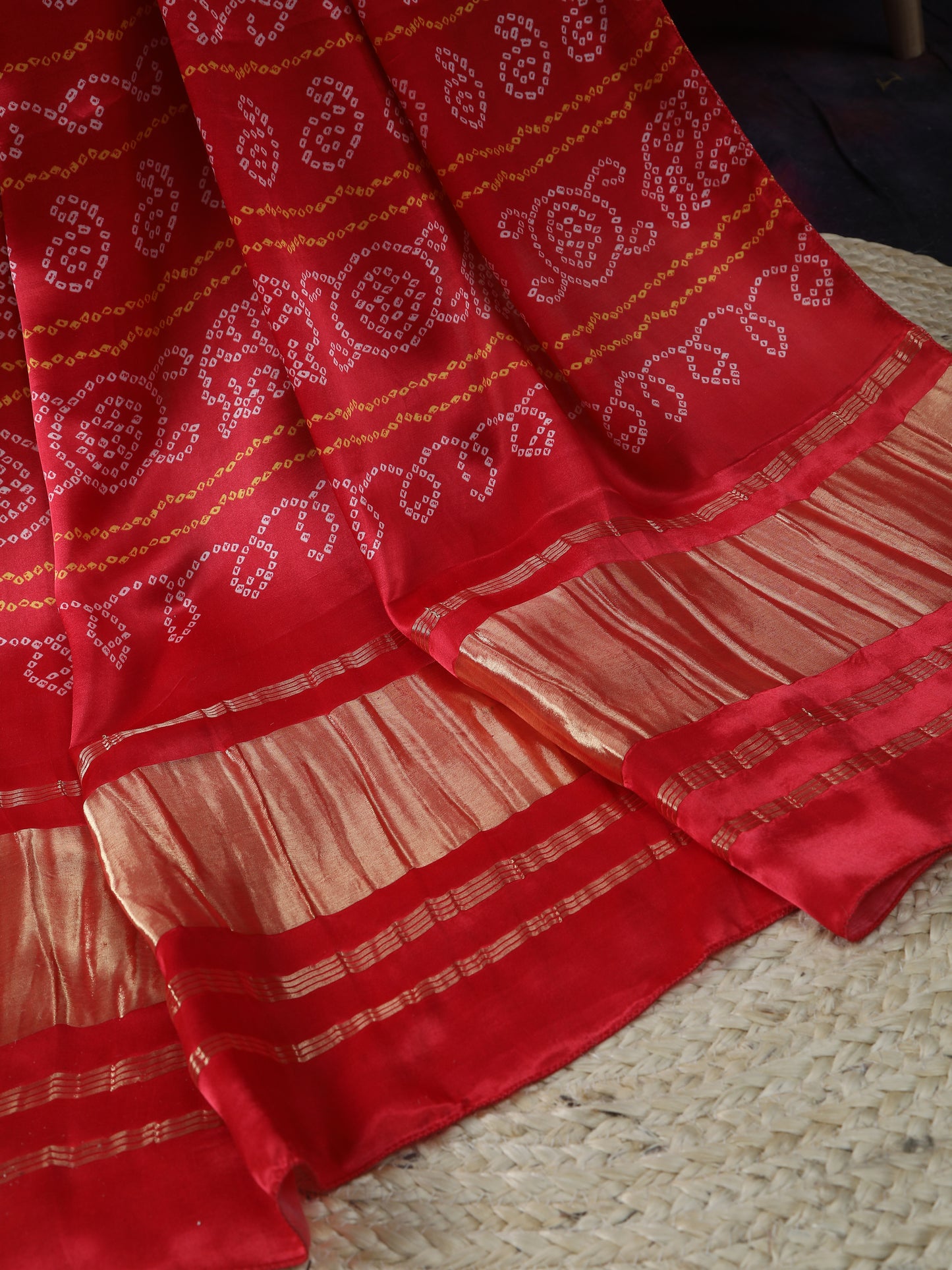 red bandhani print dupatta