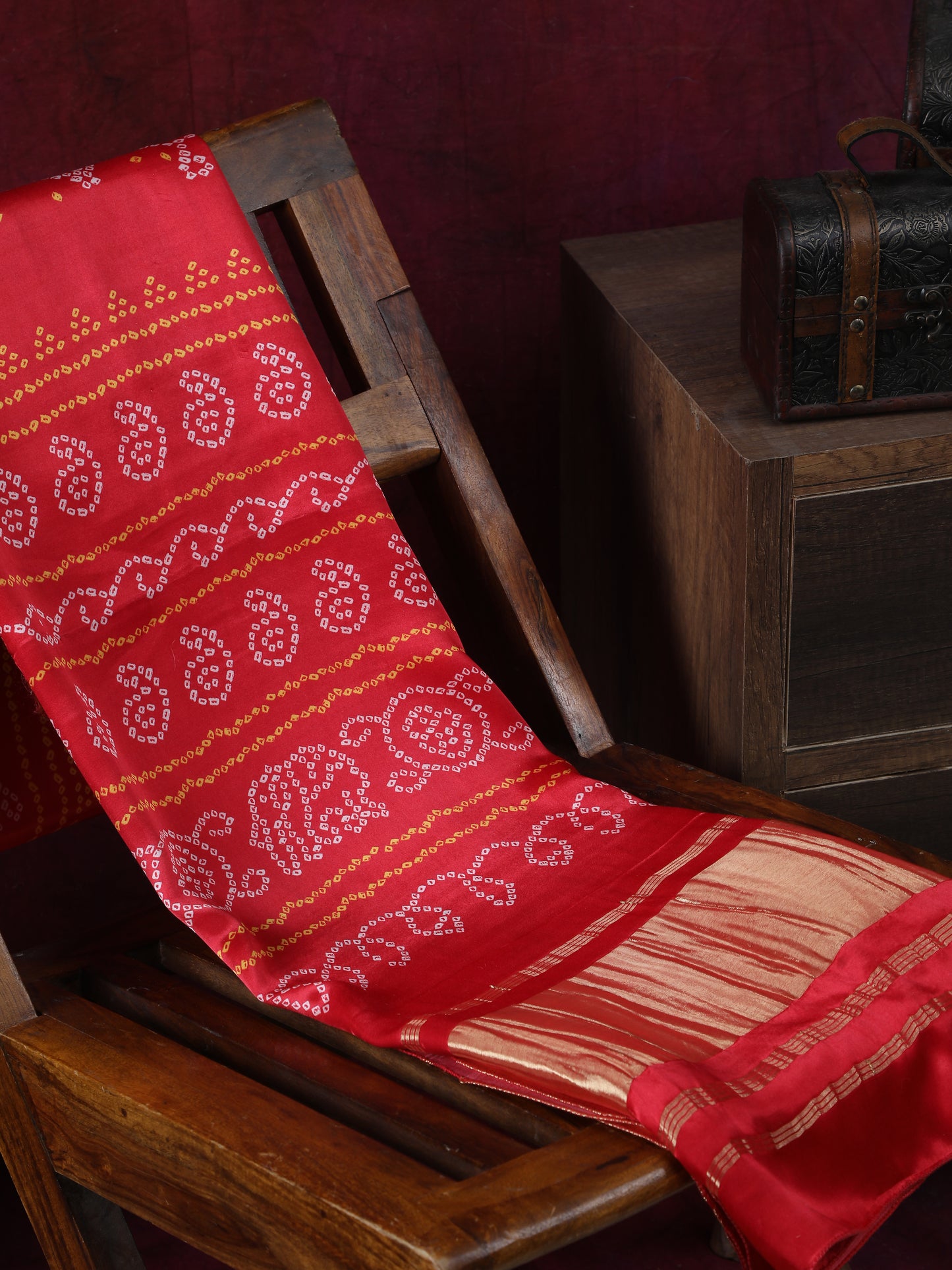 red bandhani print dupatta