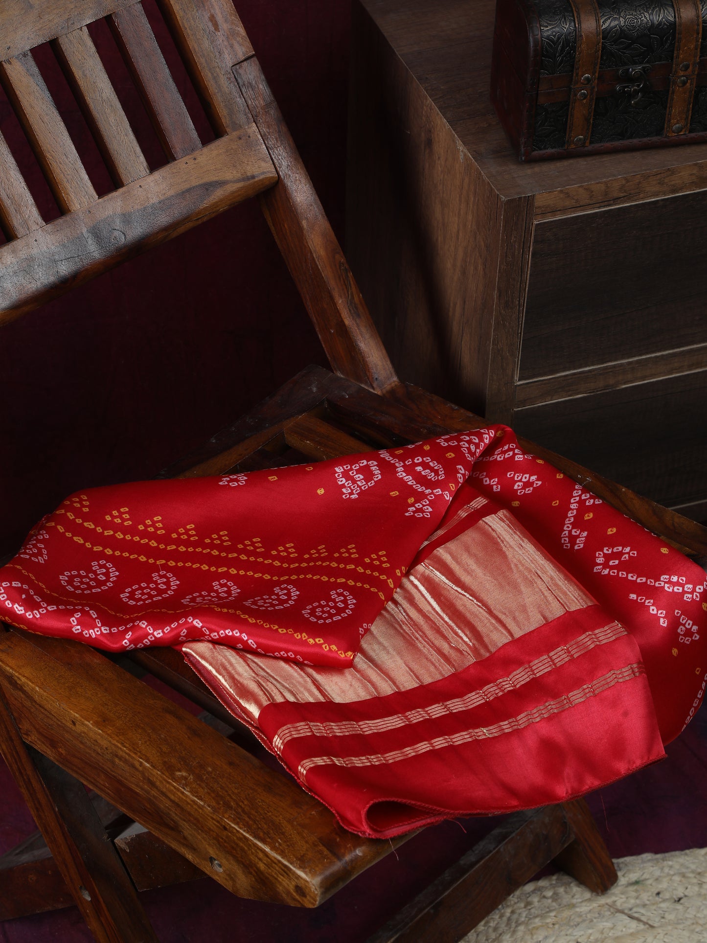 red bandhani print dupatta