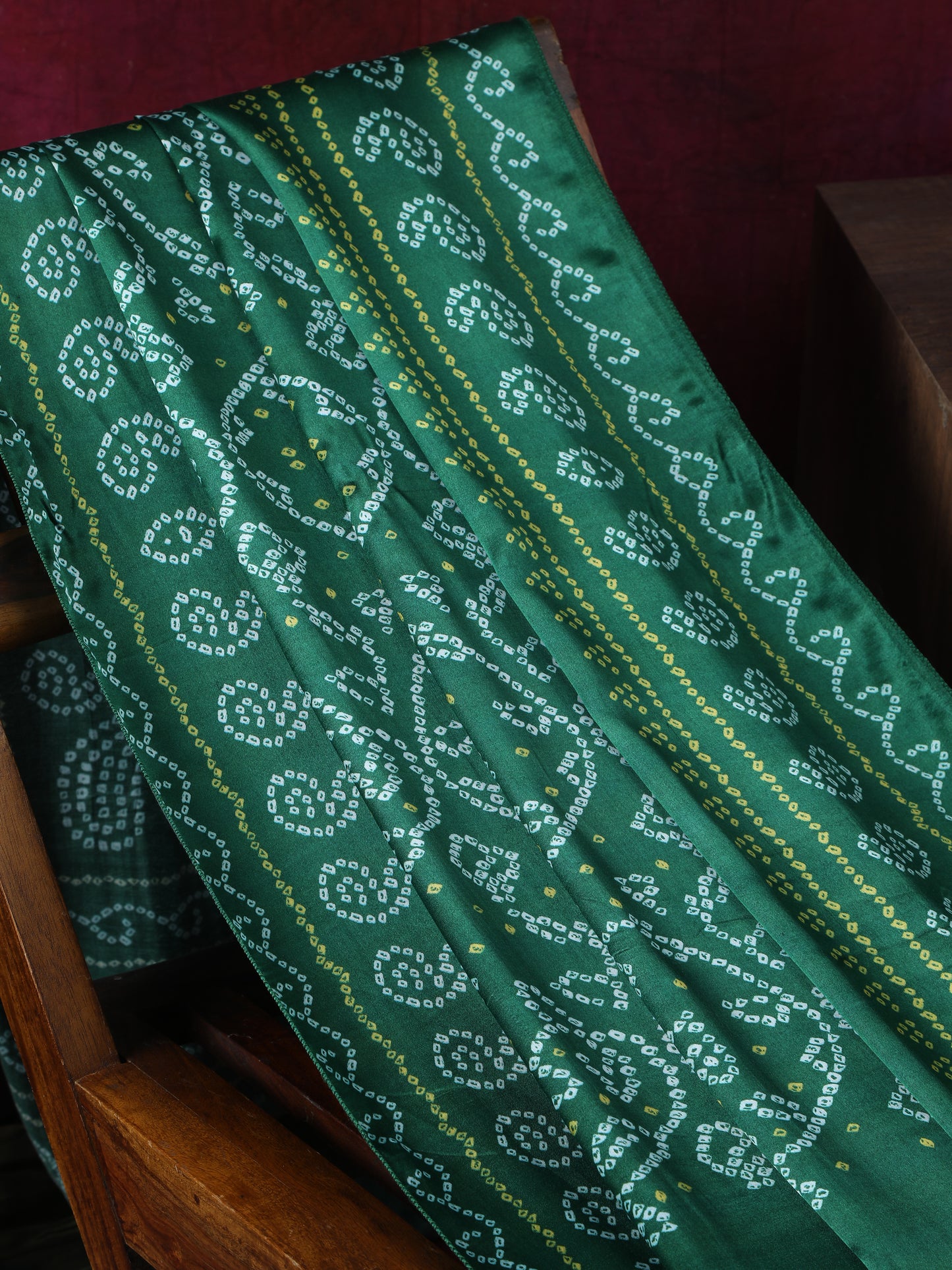 green bandhani print dupatta