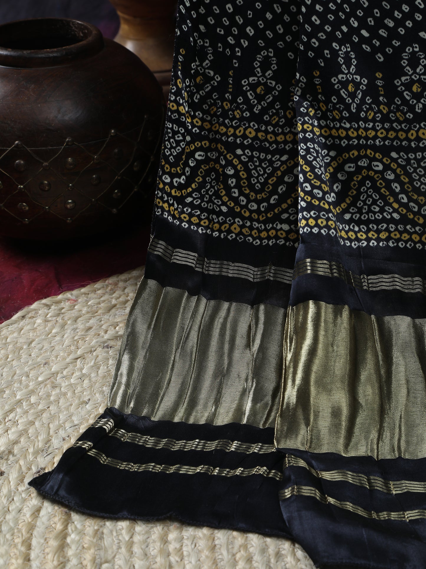 black suryamukhi bandhani print dupatta