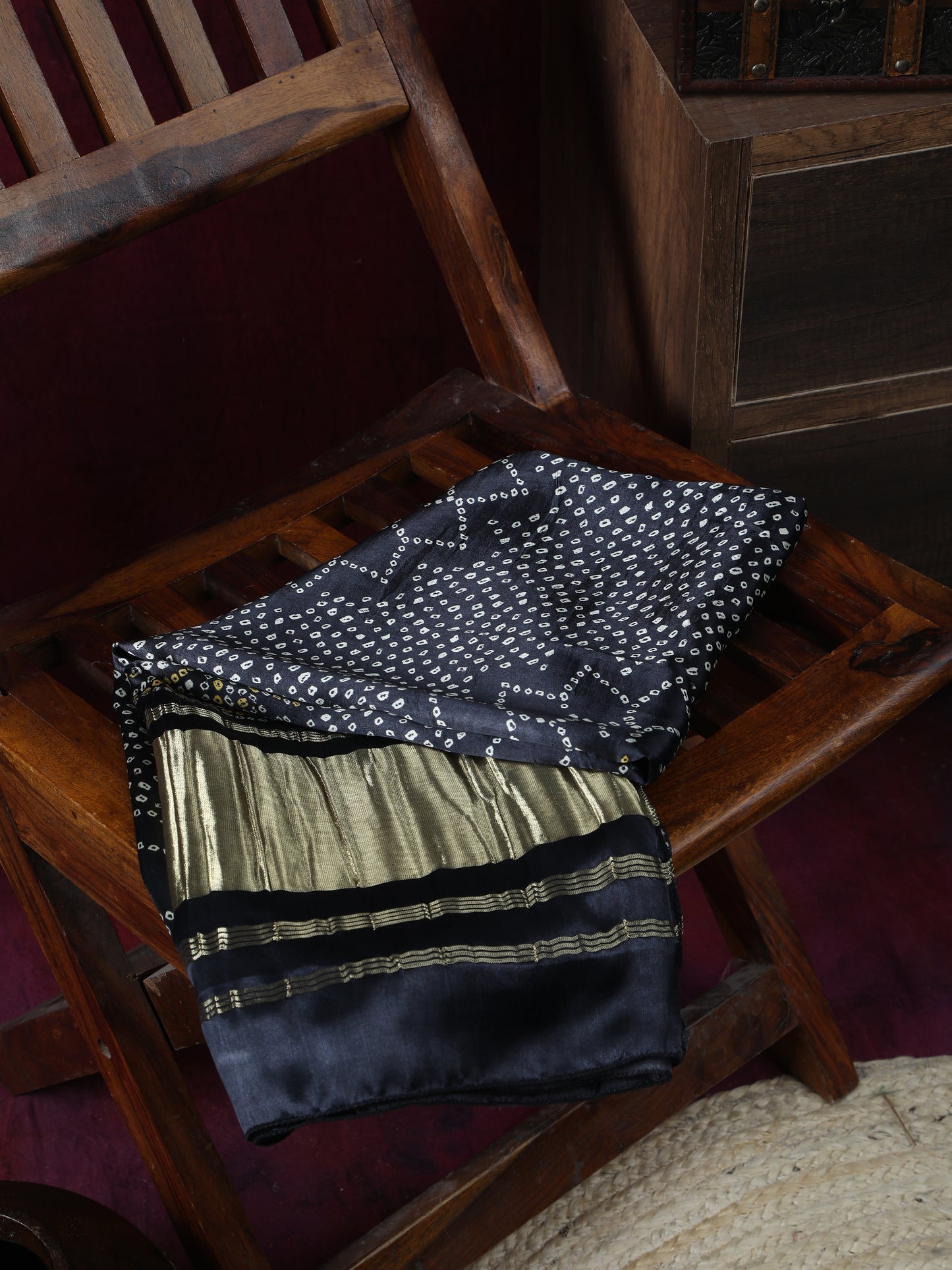 black suryamukhi bandhani print dupatta