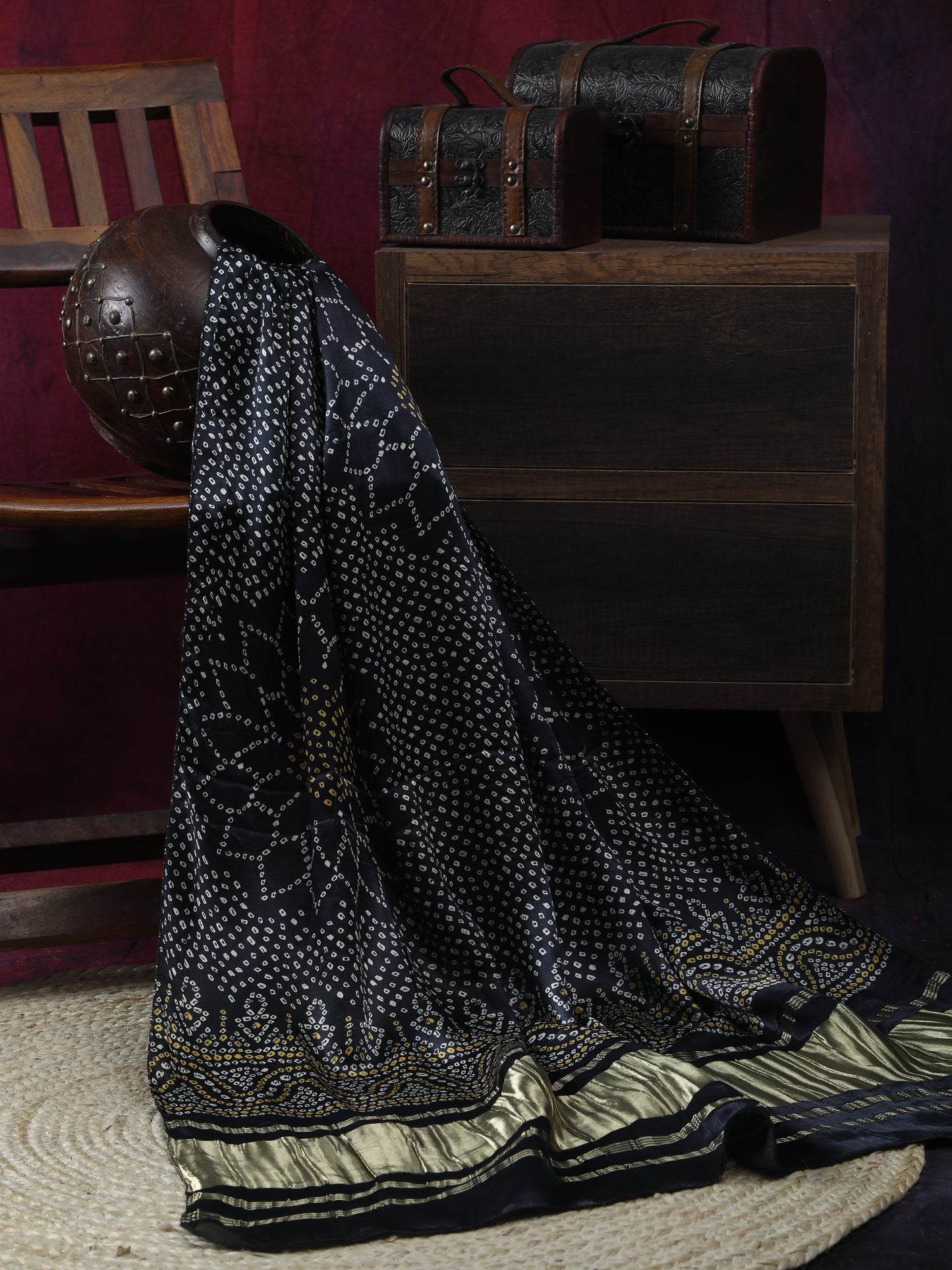 black suryamukhi bandhani print dupatta