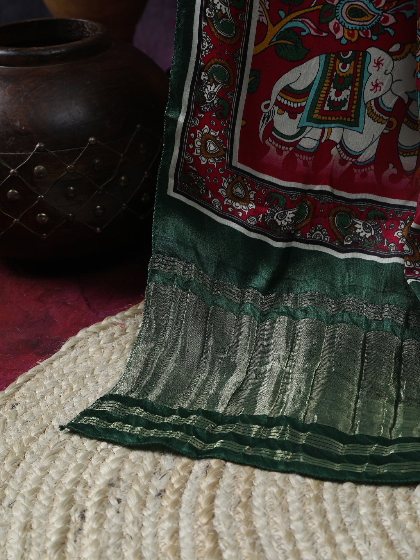 green & white patola ikkat print dupatta