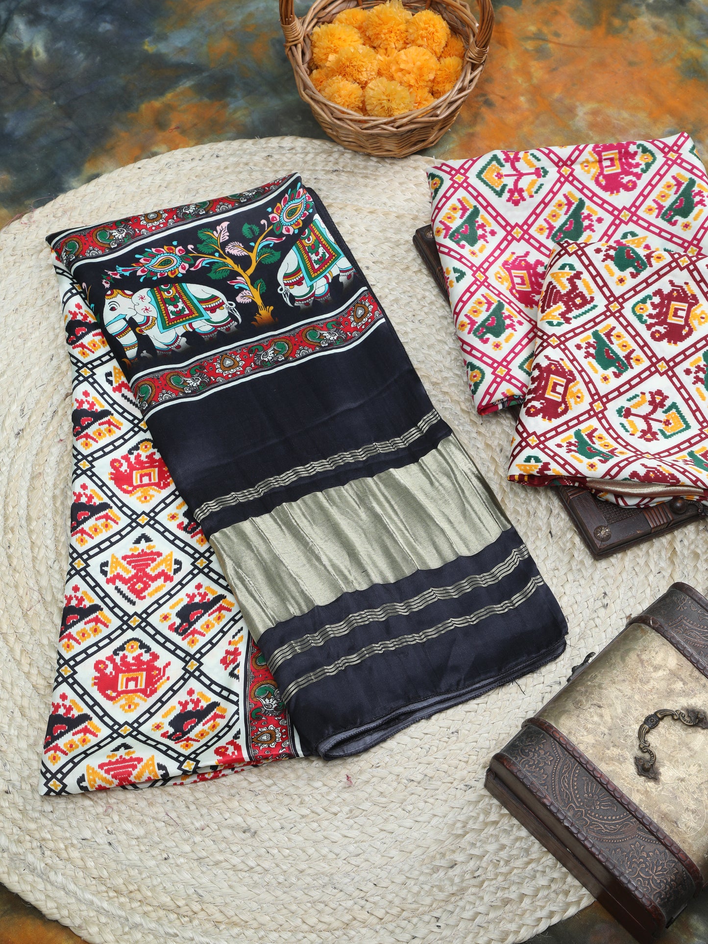 green & white patola ikkat print dupatta